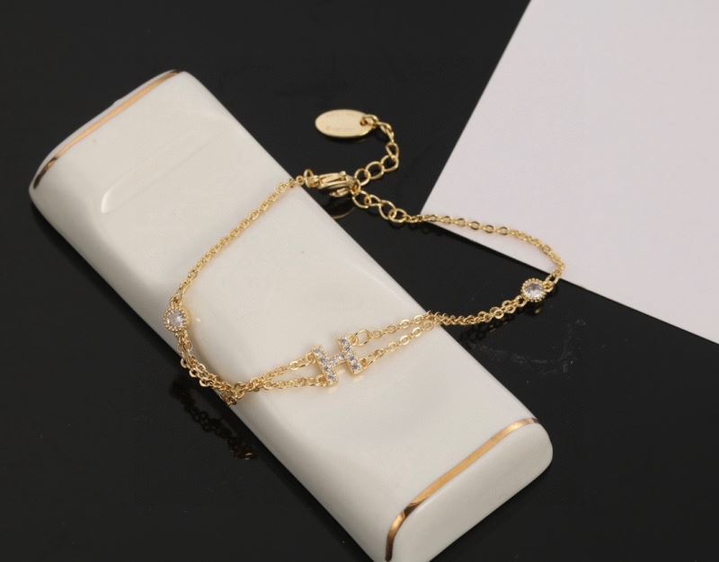 H**me5 necklaces
